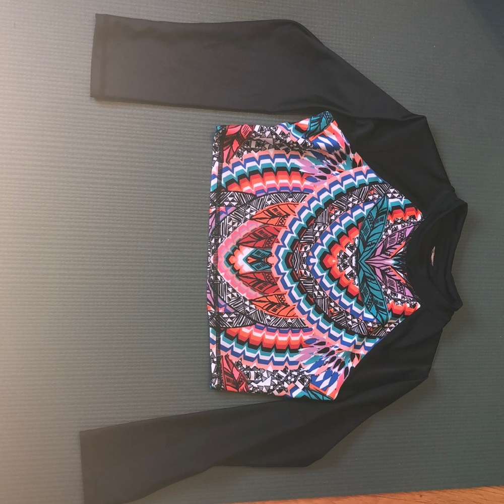 Long sleeve rash guard for kids. Fit S/XS in women